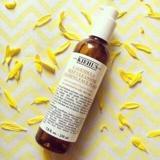 sữa rửa mặt kiehl's hoa c&uacute;c fake