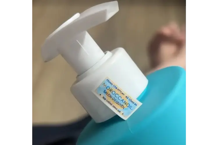Sản phẩm chính hãng được dán tem chống hàng giả của Bộ Công an