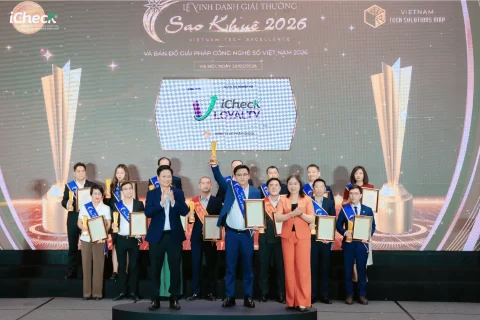 Đại diện iCheck, ông Bùi Văn Tuệ – Project Manager iCheck Loyalty nhận Giải thưởng Sao Khuê 2026 tại hạng mục Quản trị Nghiệp vụ